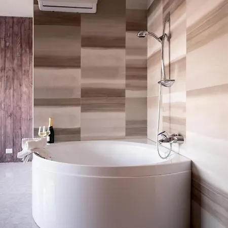 Lo Scoglio - E Movida Bed & Breakfast