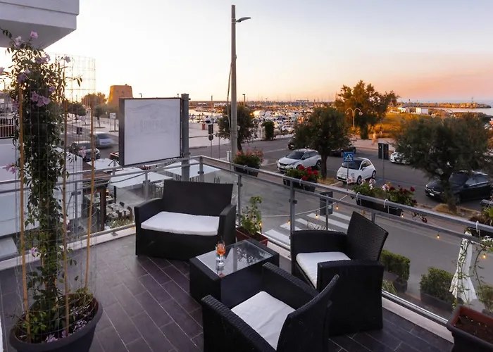 Bed & Breakfast Lo Scoglio - E Movida 3*